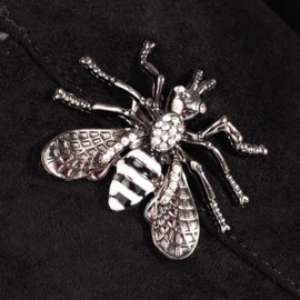 Chinelos femininos pretos em uma confortável cunha Shelovet 1