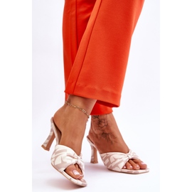 Salto alto da moda estampado bege Floria 2