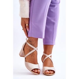 Vinceza Sandálias femininas de couro de salto baixo Golden Quinn dourado 1