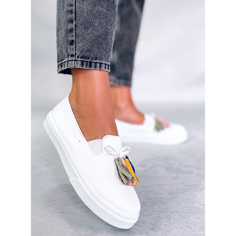 BM Salma Tênis primavera branco com franjas 2 BM Salma Tênis primavera branco com franjas 2