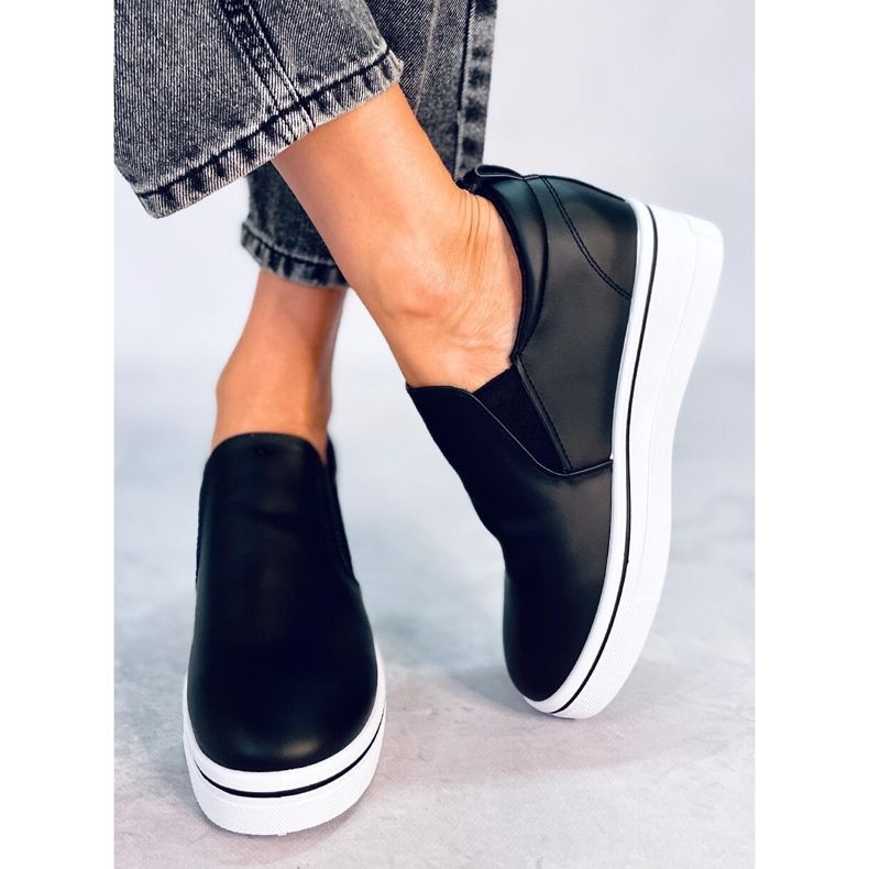 BM Tênis slip on preto Naito 1