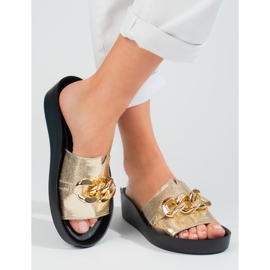 Confortáveis ​​chinelos femininos dourados Shelovet com corrente 1