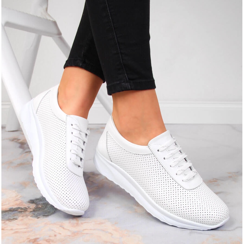 Sapatos femininos de couro branco vazados T.Sokolski W22-382 1