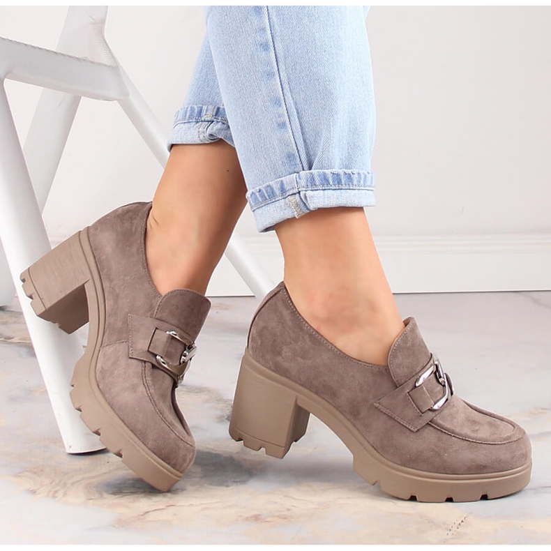 Sapatos femininos de camurça no poste e plataforma bege Potocki SZ12041 1