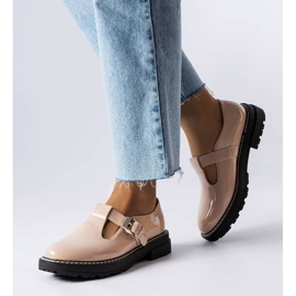 PA1 Sapatos lacados bege da Vaden 1