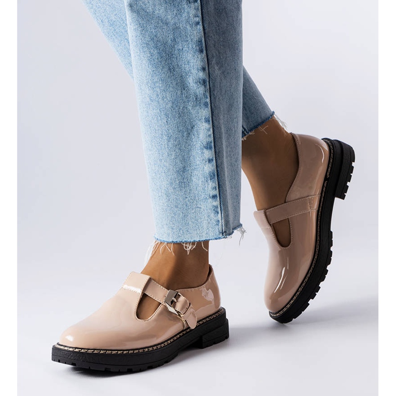 PA1 Sapatos lacados bege da Vaden 1