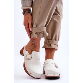 FI1 Chinelos femininos de couro tamancos branco fanett 1