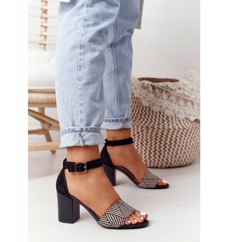 EVE Sandálias pretas de lua de mel com tranças em uma barra preto 3