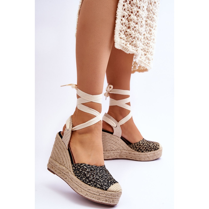 Sandália feminina com cadarço e cunha preta Josephine preto 2 Sandália feminina com cadarço e cunha preta Josephine preto 2