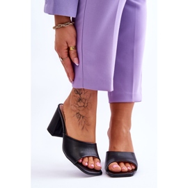 Chinelos Clássicos de Couro Feminino Preto Loara 1