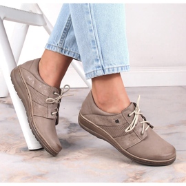 Sapatos confortáveis ​​de pele com atacadores para mulher bege Helios 399 1