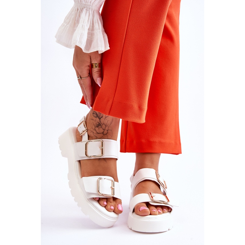 FB2 Sandália Confortável de Couro Branco Alayah 1