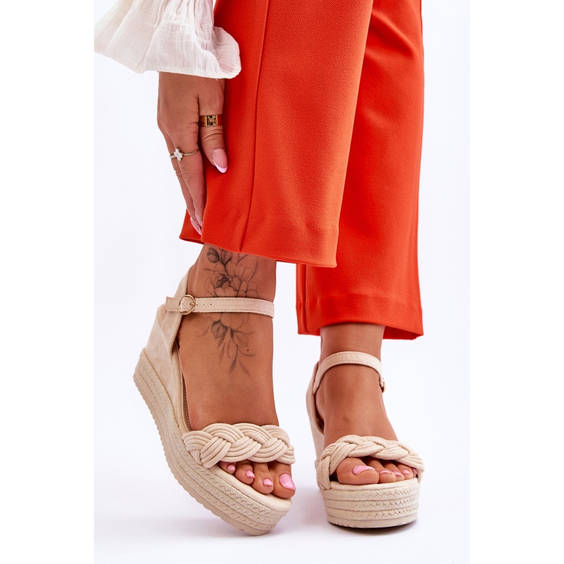 FB2 Sandálias Clássicas de Camurça com Cunha Bege Denisse castanho 1 FB2 Sandálias Clássicas de Camurça com Cunha Bege Denisse castanho 1