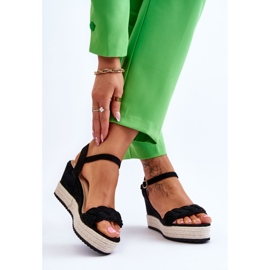 Sandálias Clássicas de Camurça com Cunha Preto Denisse 2