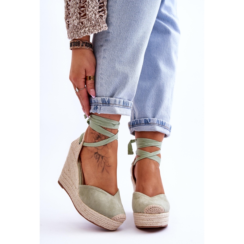 Sandália feminina com cadarço e cunha verde Bethany 1 Sandália feminina com cadarço e cunha verde Bethany 1