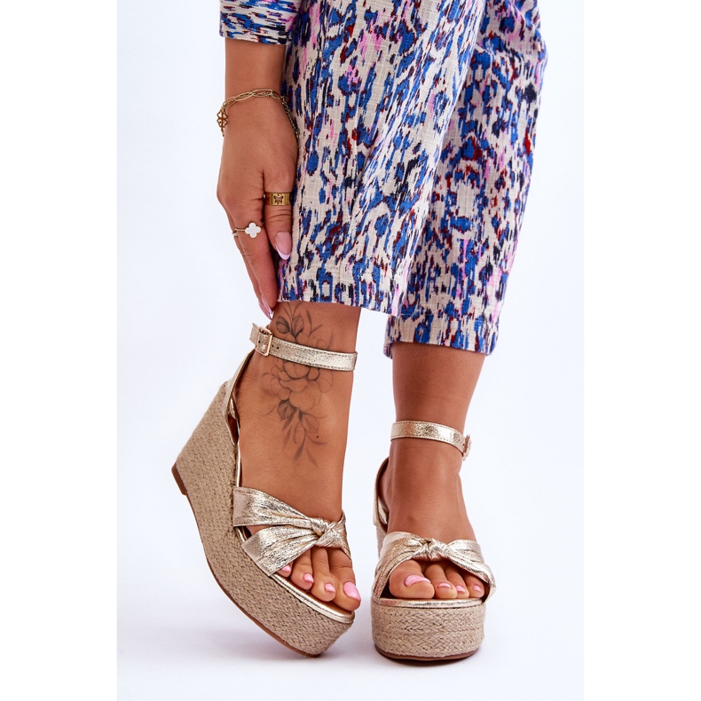 Sandálias de cunha femininas Kendall douradas dourado 1