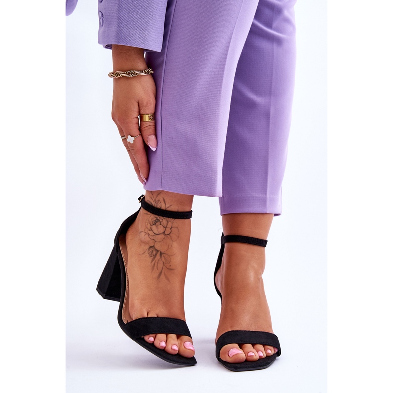 Sandálias femininas com salto estável preto Lavissa 1