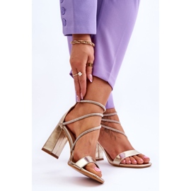 Sandálias da moda com zircões carma dourados 2 Sandálias da moda com zircões carma dourados 2