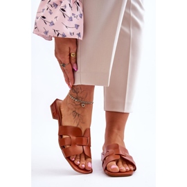 FJ1 Chinelos femininos clássicos de couro Camel Fendy marrom 1