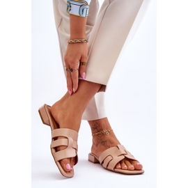 FJ1 Chinelos femininos clássicos de couro bege Fendy 2