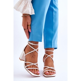 FJ1 Sandália feminina de couro da moda com salto branco Primma 1