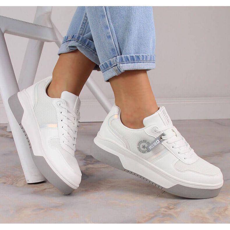 Sapatos esportivos femininos brancos Big Star LL274A024 1