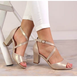 Sandálias femininas elegantes em cetim dourado no poste Sergio Leone SK862 1