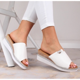 Chinelos de cunha brancos de mulher Potocki YQ21005 1