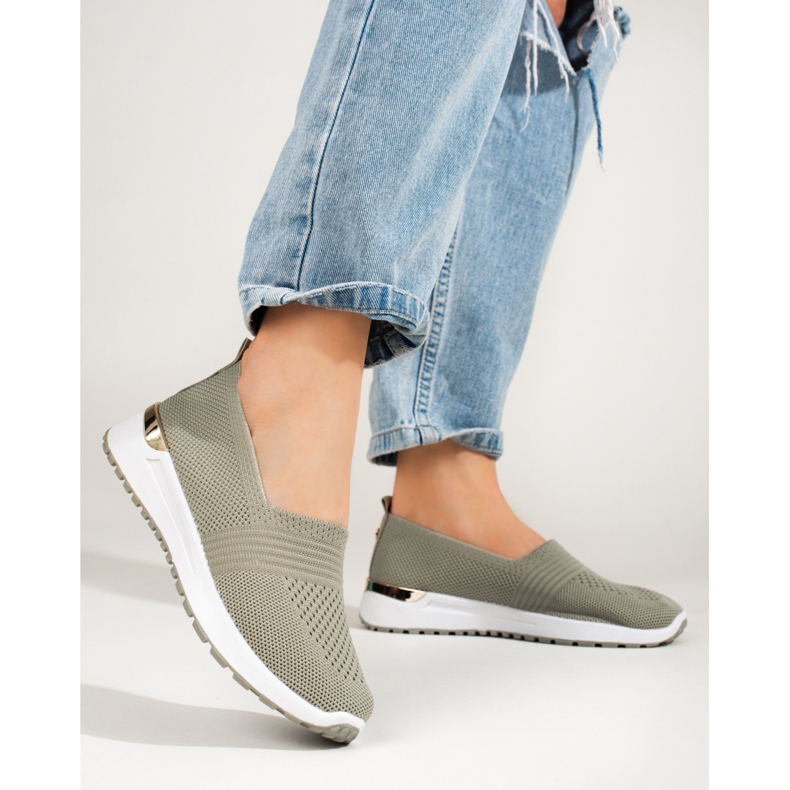 Tênis feminino com recortes Shelovet verde 1