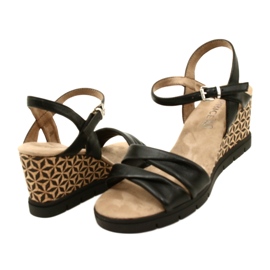 Sandália de couro com cunha Caprice 9-28710-20 040 Softnap preto 4