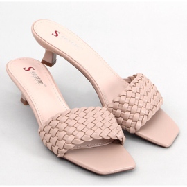 BM Sandália salto baixo Arritola Damasco bege 1