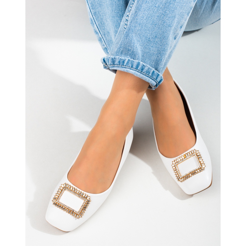 Sabrinas brancas envernizadas de bico quadrado para mulher, Shelovet branco 1