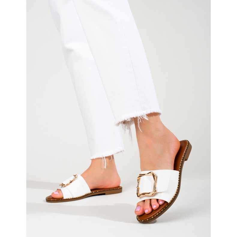 Chinelos elegantes brancos com fivela Shelovet 1 Chinelos elegantes brancos com fivela Shelovet 1
