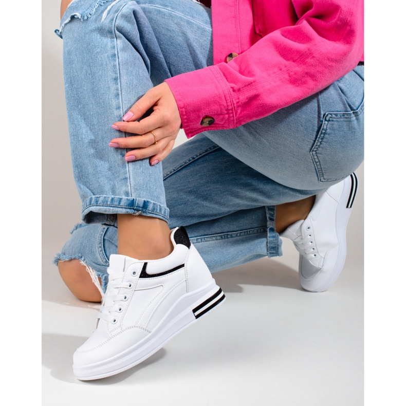 Tênis branco com cunha escondida da Shelovet 1