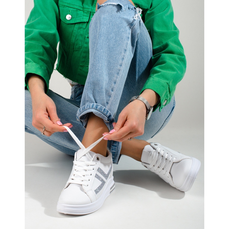 Tênis branco com cunha escondida da Shelovet 1