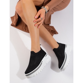 Tênis esportivo preto têxtil com sola grossa T.Sokolski 1