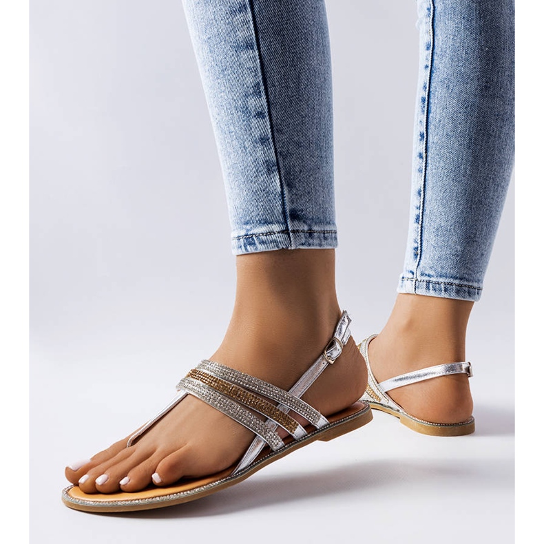 BM Sandálias prateadas decoradas com strass Lampron prata 1 BM Sandálias prateadas decoradas com strass Lampron prata 1