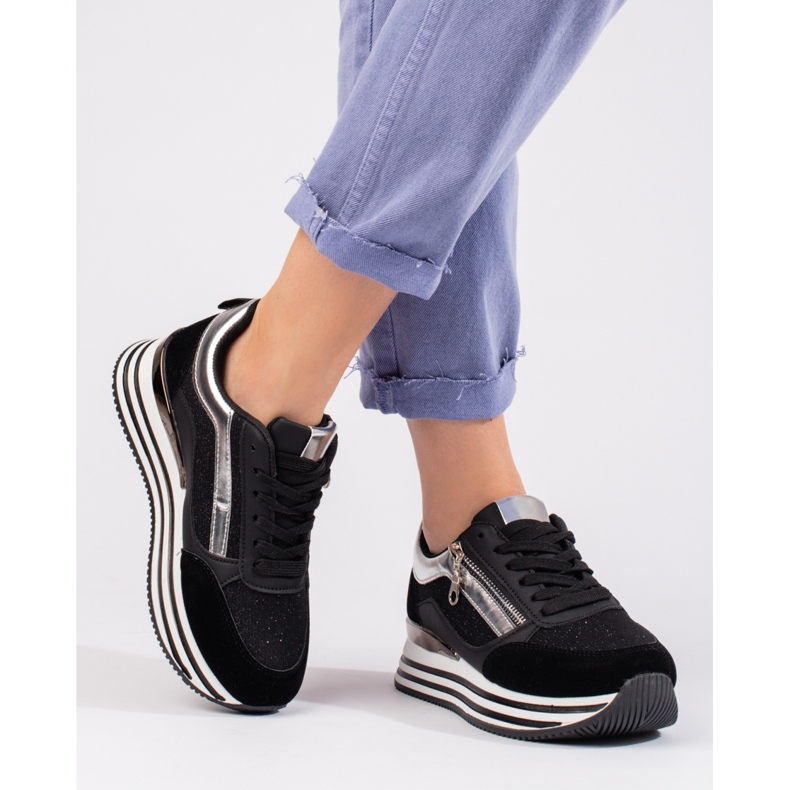 Tênis pretos na plataforma Shelovet 2