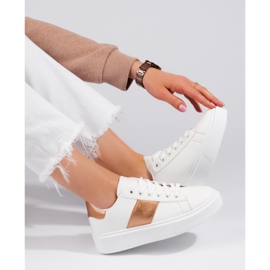 Tênis feminino branco na plataforma Shelovet 2