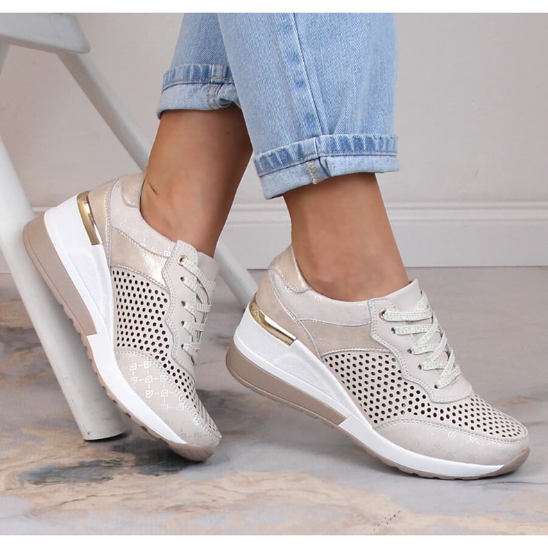 Sapatos de salto alto confortáveis ​​de couro bege S.Barski LR29587 1