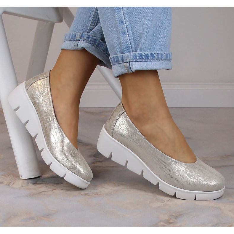 Sapatos de cunha em pele de mulher Filippo DP4560 dourado 1