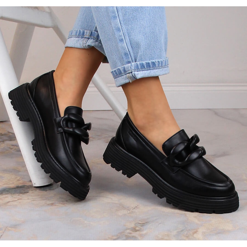 Mocassim preto Big Star LL274580 salto alto com corrente 1