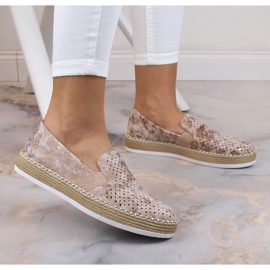 Confortáveis ​​sapatos femininos vazados em ouro rosa Rieker L7852-31 dourado 1