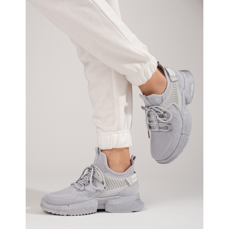Tênis cinza vazado Shelovet para mulher 1
