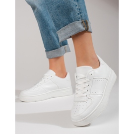 Tênis esportivo branco Shelovet com sola grossa 1