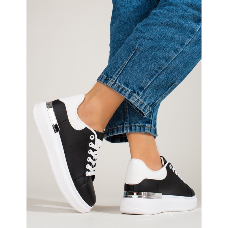Sapatos esportivos femininos em uma plataforma alta preto e branco Shelovet 1