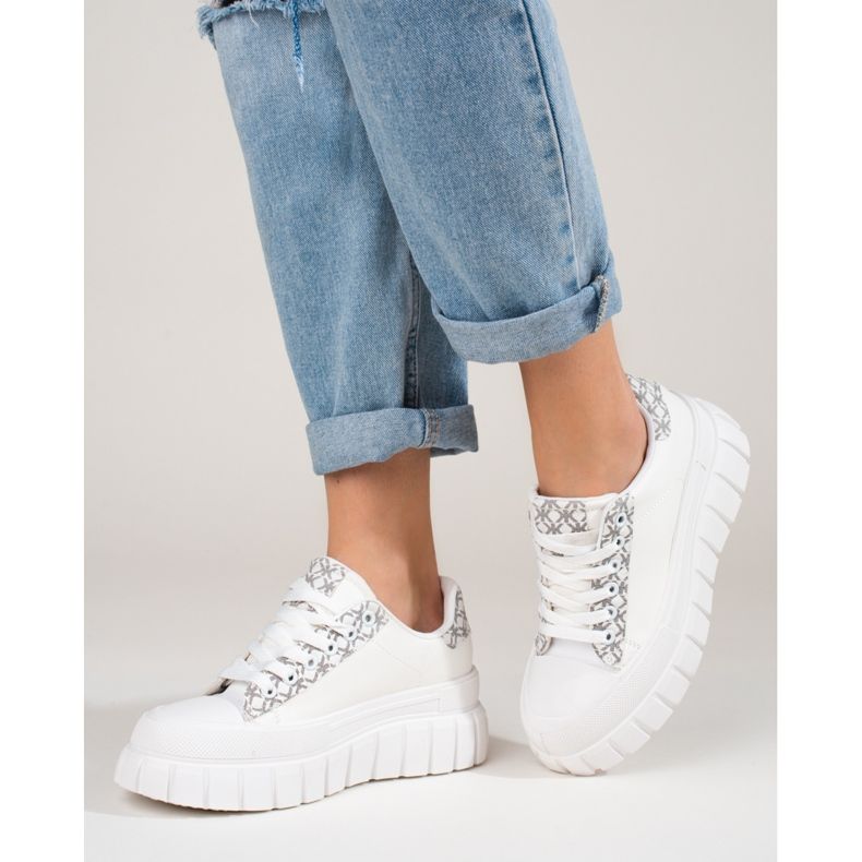 Tênis feminino branco em plataforma Shelovet grossa 1