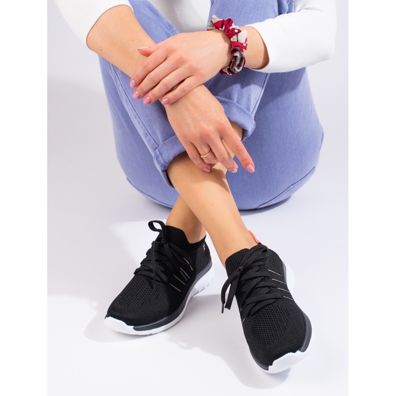 Tênis esportivo preto clássico com cadarço Shelovet 1