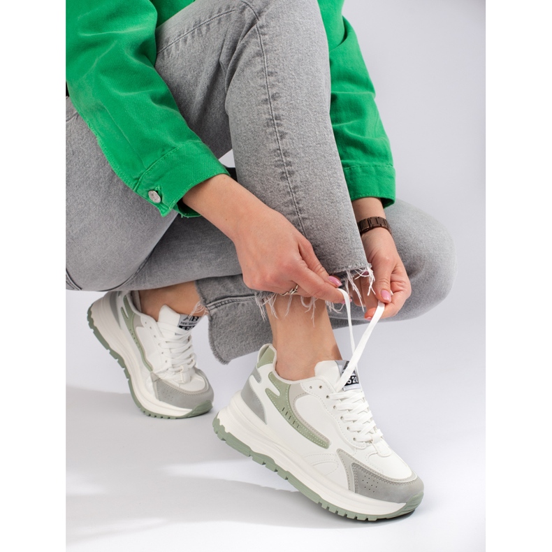 Tênis feminino com sola grossa Shelovet branco 1