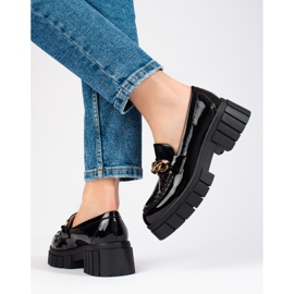 Sapato plataforma laqueado preto Shelovet 1